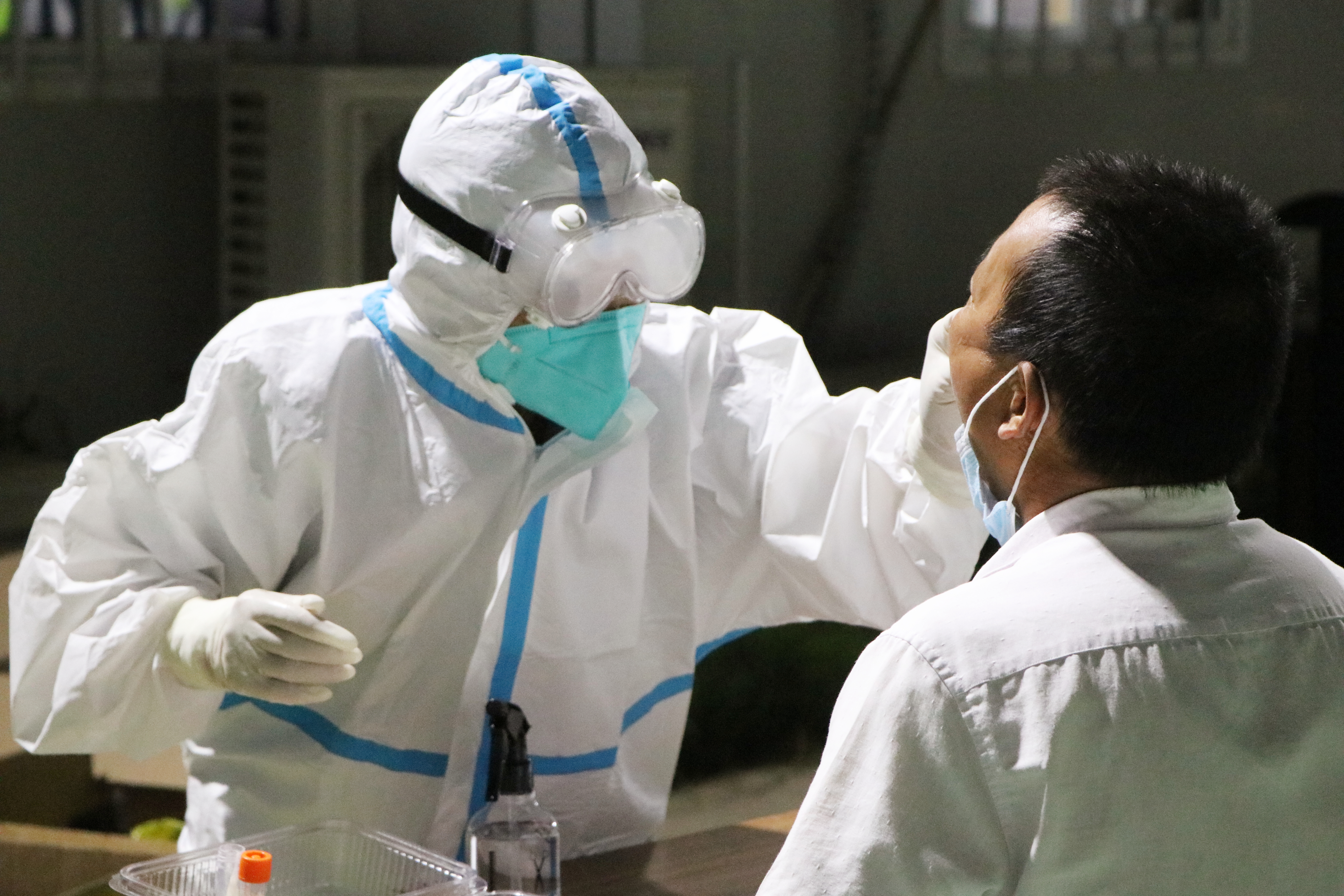 【一公司珠海分公司】20210607【一线动态类】中山市副市长高瑞生到中山翠亨新区生物医药智创中心项目视察全员核酸检测工作 (3).JPG