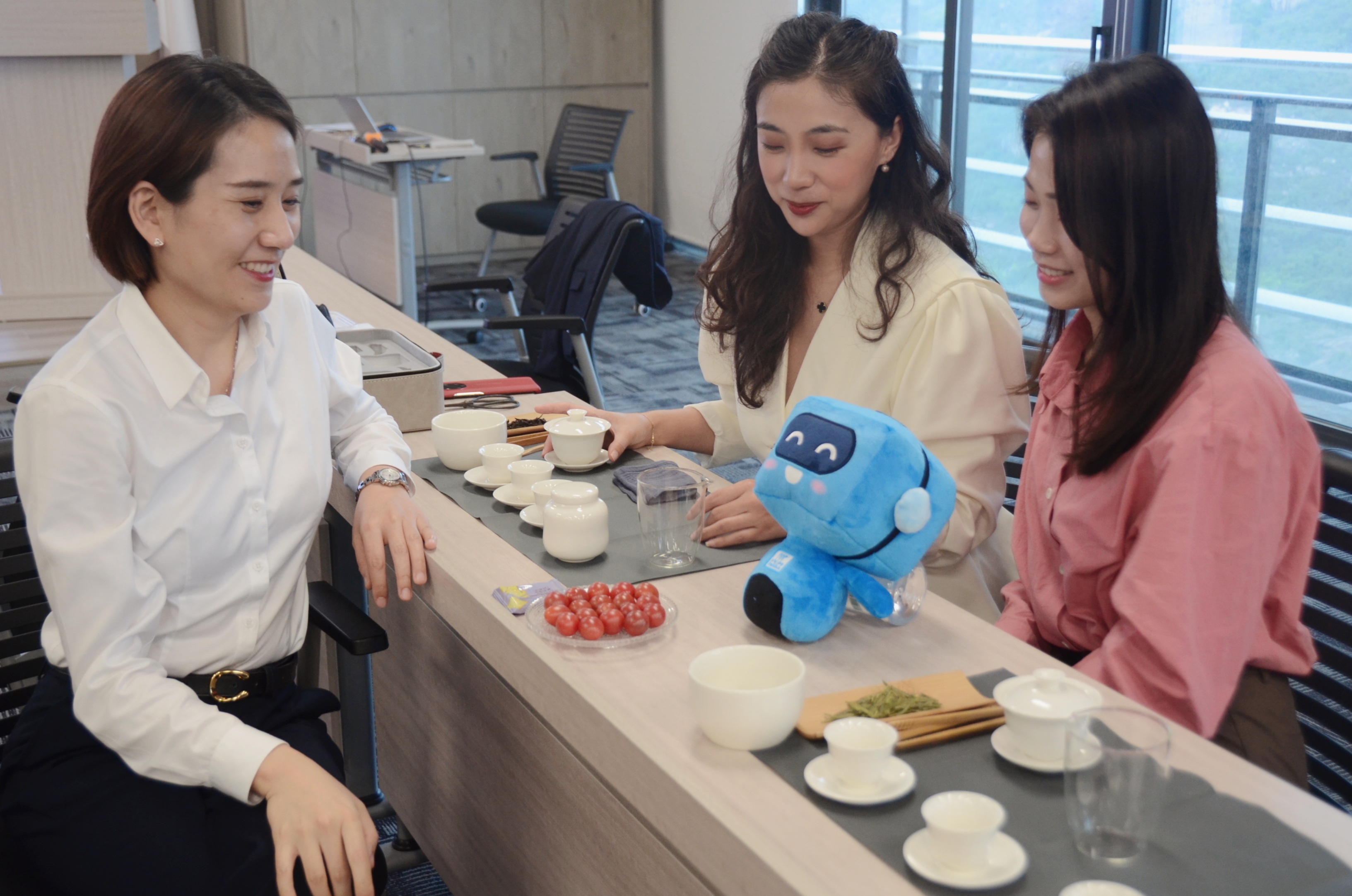 【一公司珠海分公司】20220325【工会工作类】闻茶香 赏茶艺 品茶韵--珠海分公司举办职工茶艺文化讲座 (3).jpg